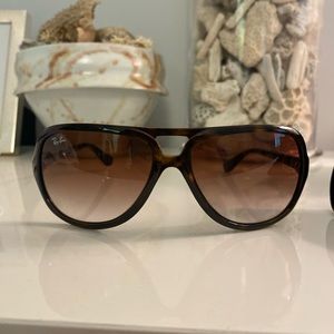 Brand new aviator raybans - RB4162. Frame: Polished Light Havana, Lenses Brown